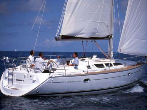 Sailing yacht Sun Odyssey 40.3 for hire in Port Lavrio