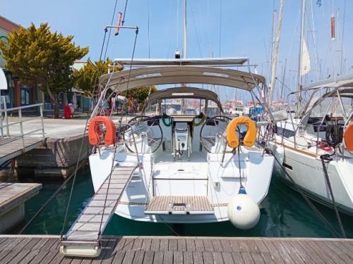 Sailing yacht Sun Odyssey 409 available for charter in Lefkas
