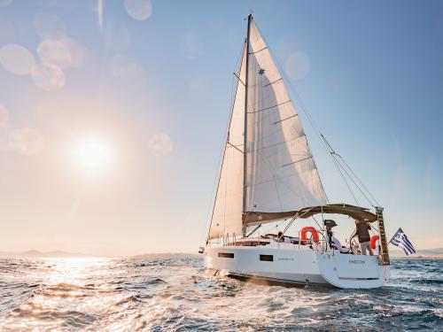 Segelboot Sun Odyssey 410 chartern in Yachthafen von Lavrio