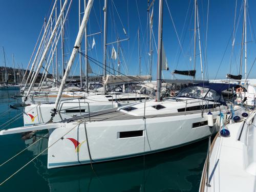 Sailing yacht Sun Odyssey 410 for rent in Marina di Olbia