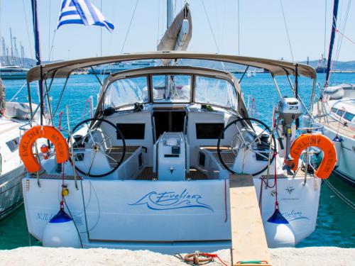 Yacht Sun Odyssey 410 for rent in Lavrio