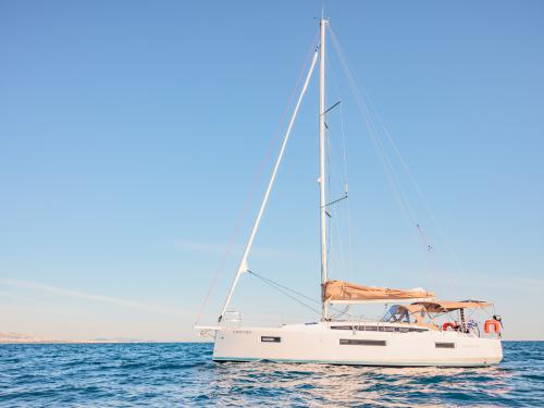 Segelyacht Sun Odyssey 410 Yachtcharter in Yachthafen von Lavrio