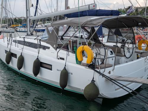 Sailing boat Sun Odyssey 410 available for charter in Lefkas