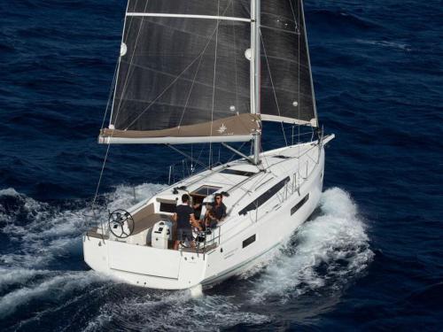 Sailing yacht Sun Odyssey 410 for rent in Arzon