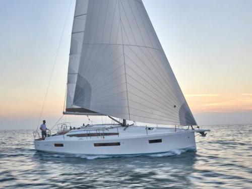 Sailboat Sun Odyssey 410 for hire in Glossa