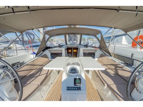 Segelboot Sun Odyssey 410 Yachtcharter in Lavrio