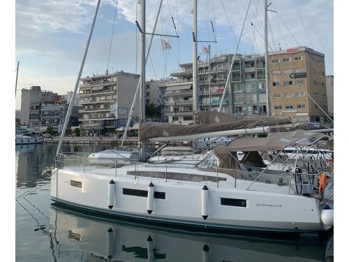 Sailing boat Sun Odyssey 410 for hire in Preveza Marina