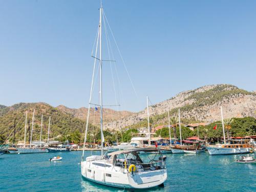 Segelboot Sun Odyssey 410 Yachtcharter in Göcek