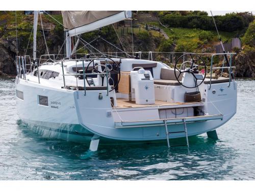 Yacht Sun Odyssey 410 chartern in Benitses