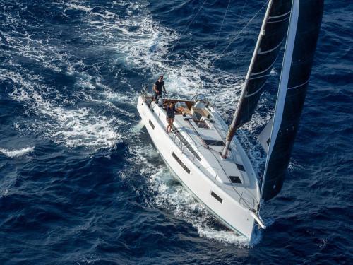 Sailing yacht Sun Odyssey 410 available for charter in Edil Nautica Marina