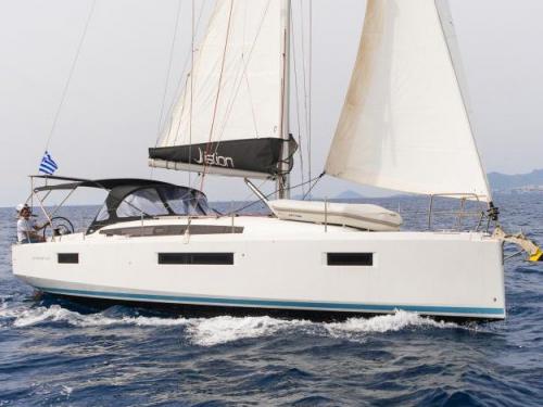 Yacht Sun Odyssey 410 for charter in Gouvia