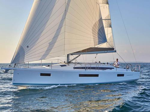 Sailing yacht Sun Odyssey 410 for hire in Alimos Marina Kalamaki