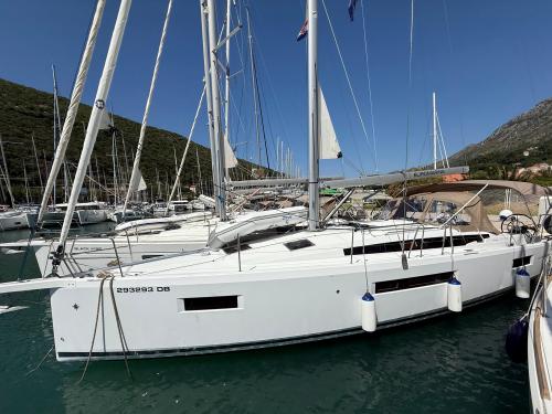 Segelboot Sun Odyssey 410 chartern in Komolac Segelboot Sun Odyssey 410 chartern in Komolac