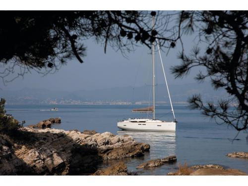 Sailing boat Sun Odyssey 419 for charter in Preveza