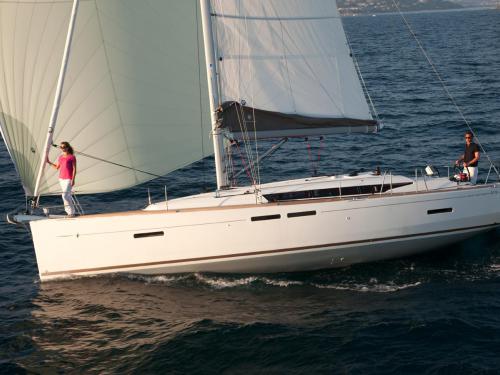 Yacht Sun Odyssey 419 chartern in Lavrio