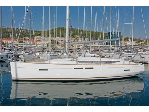 Yacht Sun Odyssey 419 chartern in ACI Marina Split