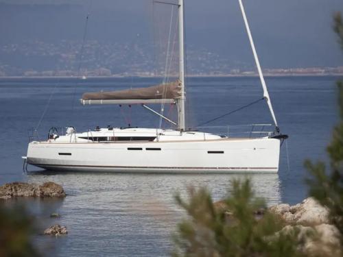 Yacht Sun Odyssey 419 chartern in Seget