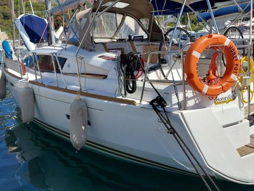 Sailing yacht Sun Odyssey 41 DS for hire in Goecek Village Port
