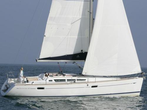 Yacht Sun Odyssey 42i for hire in Finikas