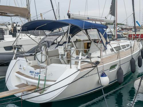 Segelboot Sun Odyssey 42i Yachtcharter in Yachthafen Volos