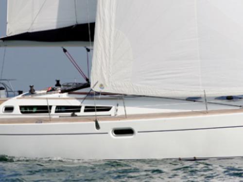 Sailing boat Sun Odyssey 42i for hire in Marina di Stabia