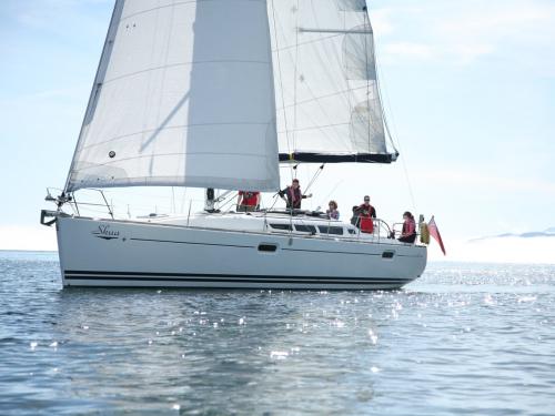 Sailboat Sun Odyssey 42i for rent in Largs