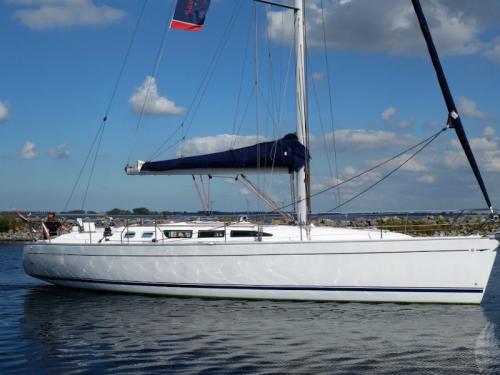 Yacht Sun Odyssey 43 for charter in Alimos Marina Kalamaki