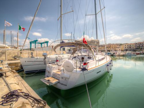 Segelboot Sun Odyssey 43 chartern in San Vincenzo