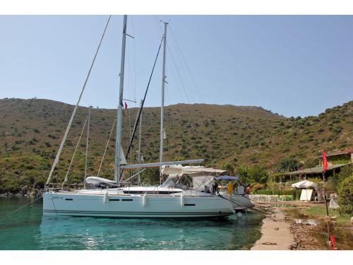Sailing boat Sun Odyssey 439 for rent in Fethiye