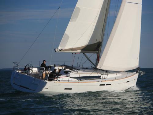 Yacht Sun Odyssey 439 for hire in Marina Porto di Roma