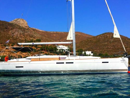 Sailing yacht Sun Odyssey 439 for hire in Lavrio