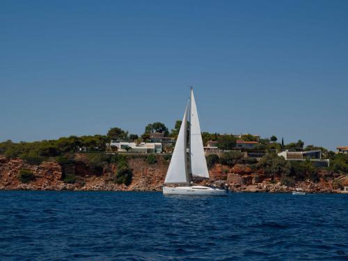 Yacht Sun Odyssey 439 for rent in Salamina