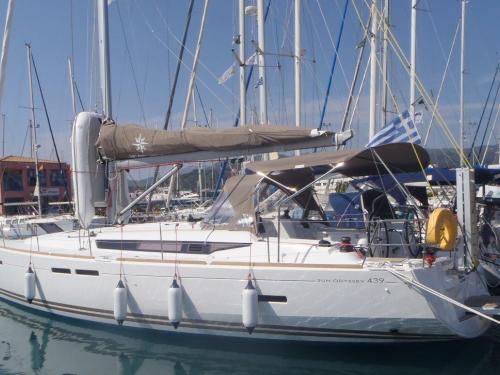 Yacht Sun Odyssey 439 for charter in Gouvia