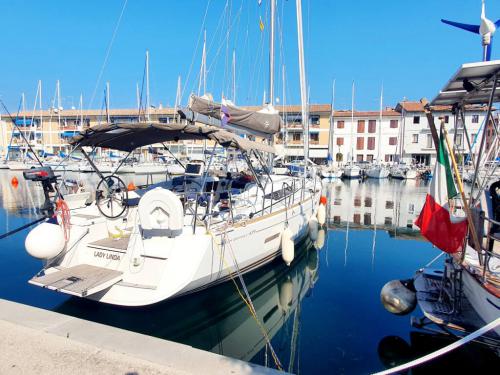Segelyacht Sun Odyssey 439 Yachtcharter in Baska Voda Segelyacht Sun Odyssey 439 Yachtcharter in Baska Voda