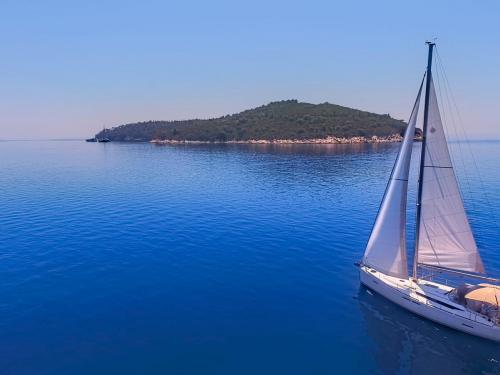 Yacht Sun Odyssey 439 available for charter in Komolac