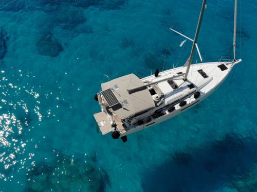 Sailing boat Sun Odyssey 440 for rent in Lefkas