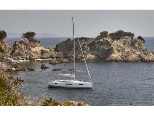 Yacht Sun Odyssey 440 chartern in Puntone