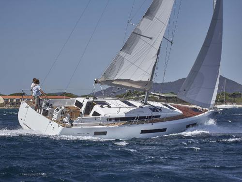 Sailboat Sun Odyssey 440 available for charter in Marina de Portimao