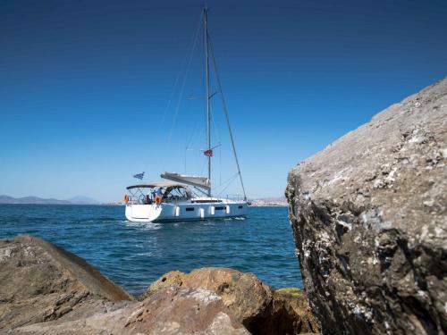Yacht Sun Odyssey 440 chartern in Athen