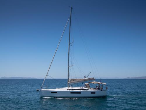Yacht Sun Odyssey 440 chartern in Marina Alimos Kalamaki