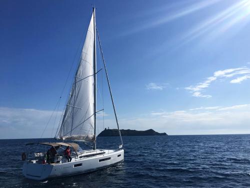 Yacht Sun Odyssey 440 available for charter in Nettuno