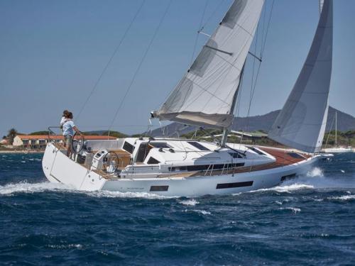 Yacht Sun Odyssey 440 Yachtcharter in Cannigione