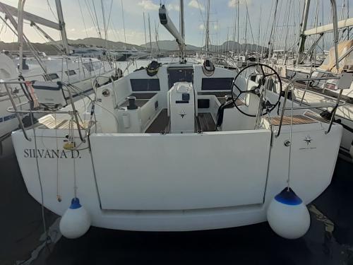 Sailing yacht Sun Odyssey 440 for rent in Portisco