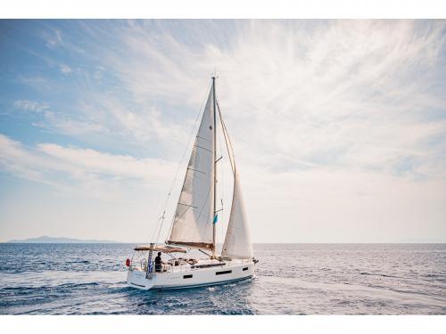 Yacht Sun Odyssey 440 for rent in Lavrio
