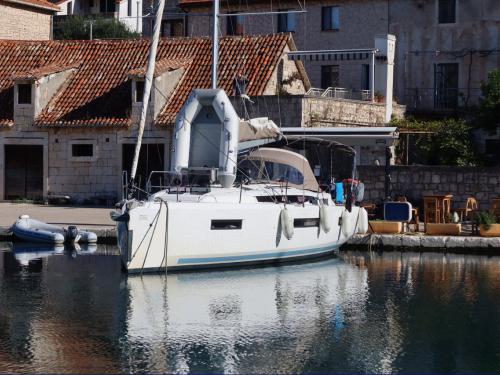 Segelyacht Sun Odyssey 440 Yachtcharter in Tribunj
