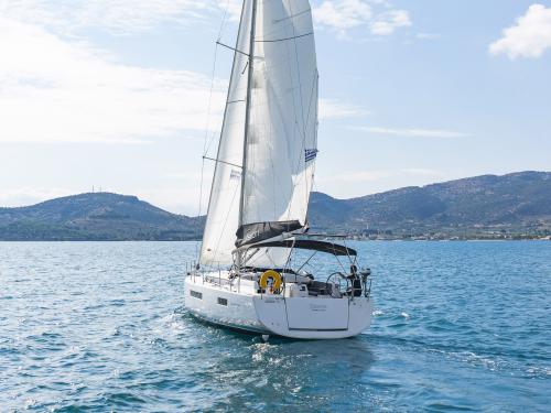 Yacht Sun Odyssey 440 chartern in Volos