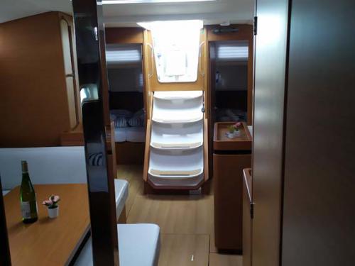 Segelboot Sun Odyssey 440 chartern in Trogir