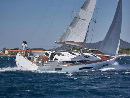 Segelboot Sun Odyssey 440 chartern in Castellammare di Stabia