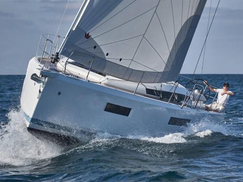 Yacht Sun Odyssey 440 chartern in Castellammare di Stabia