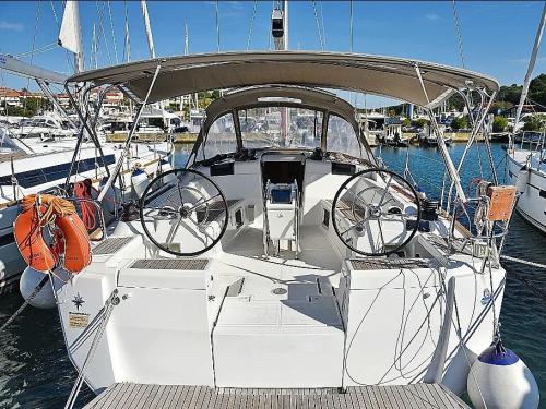 Segelyacht Sun Odyssey 449 Yachtcharter in Rhodos Marina